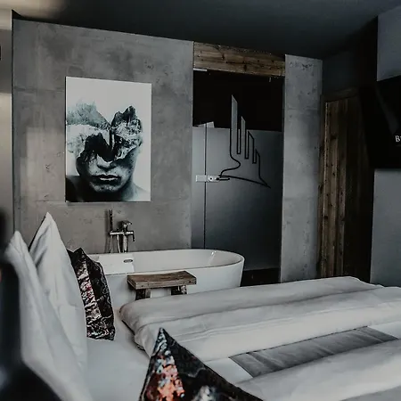Black Eagle Loft Luxury *